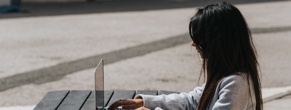 Alto-falantes do MacBook Pro Chiando